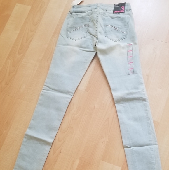 Light blue jeans - Picture 3 of 3